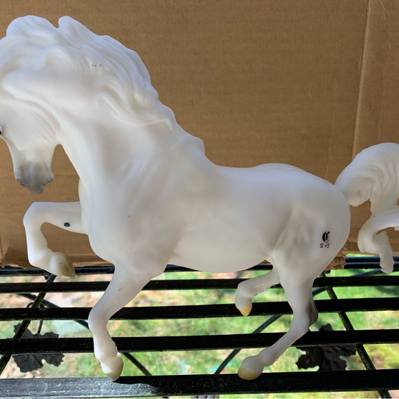 Retired Breyer Horse #1753 Banks Vanilla Champion Connemara Mare Traditional - Picture 2 of 6